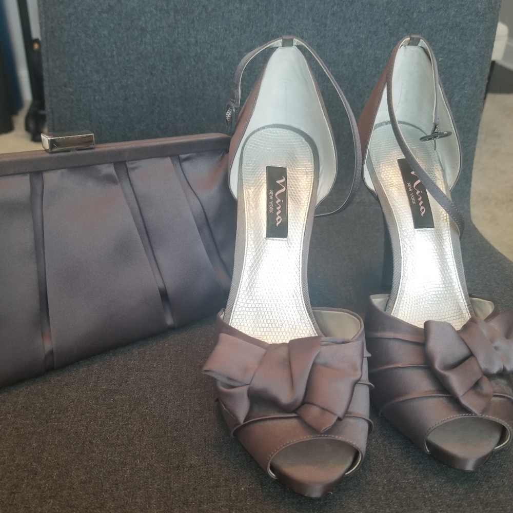 Nina Satin Gray Heels Size 8.5 w/ Matching Clutch